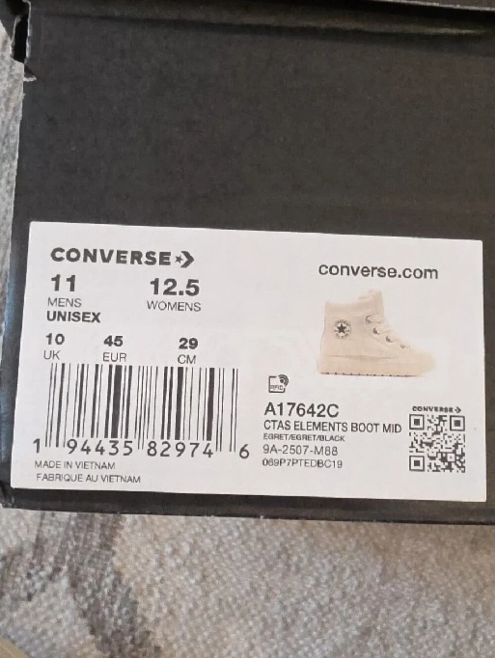 New In Box Converse Unisex Elements Boot Mid